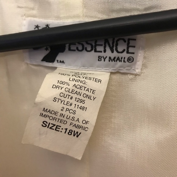 SOLD! VTG long length open front blazer - Picture 4 of 4